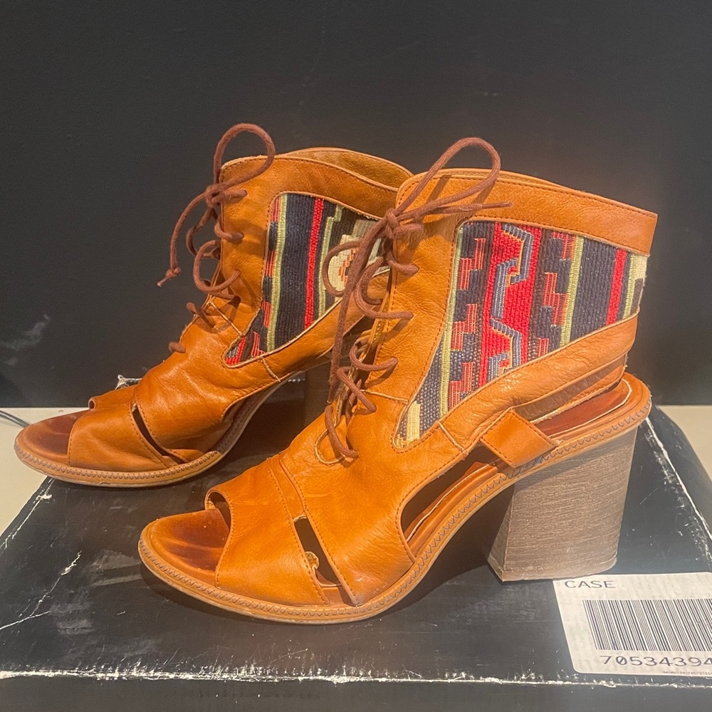 MIISTA Andrea brown leather and woven heeled sandal